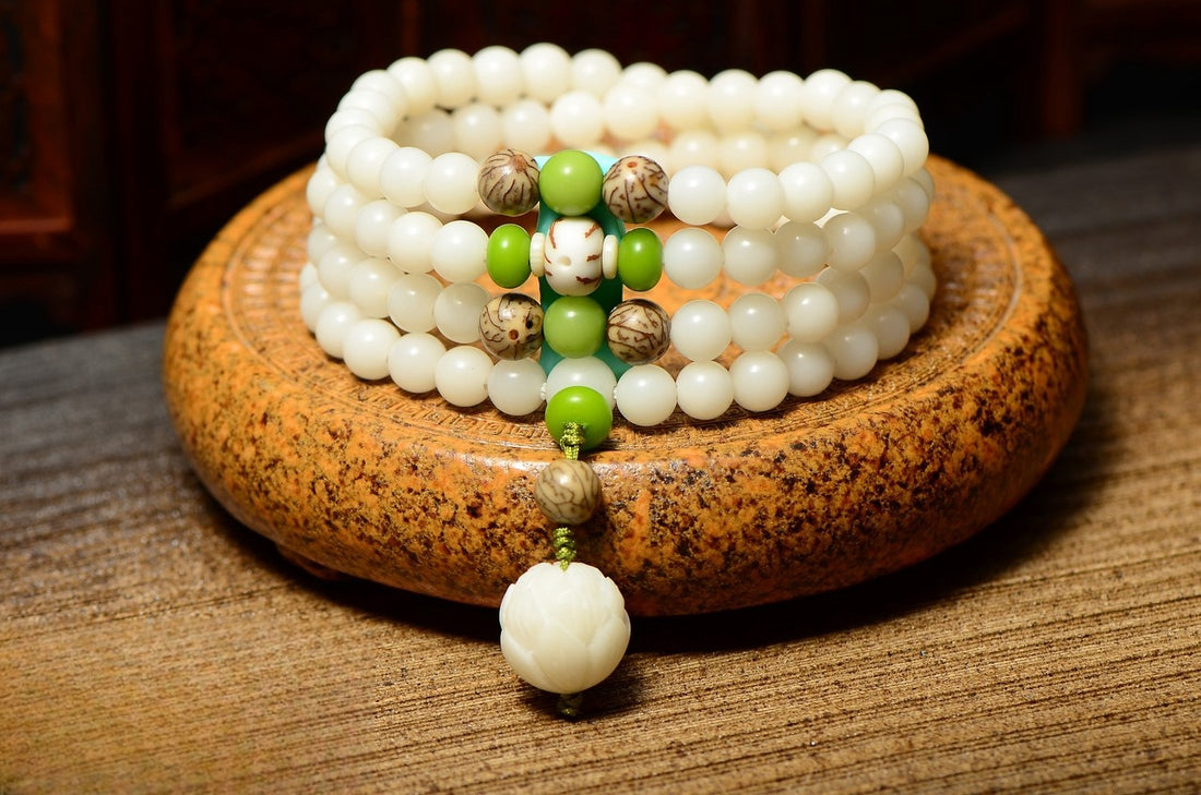 Sweet Balance | Mala Necklace | 108 outlet beads | Gemstone | Agate & Malaysia Jade |