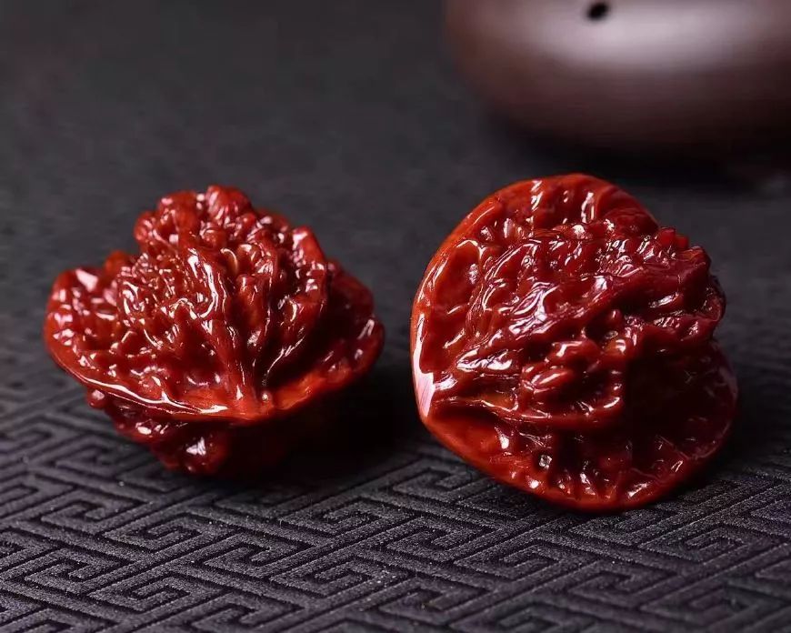 A Beginner’s Guide to Wenwan Walnuts History, Meaning, and How to Choose a Pair