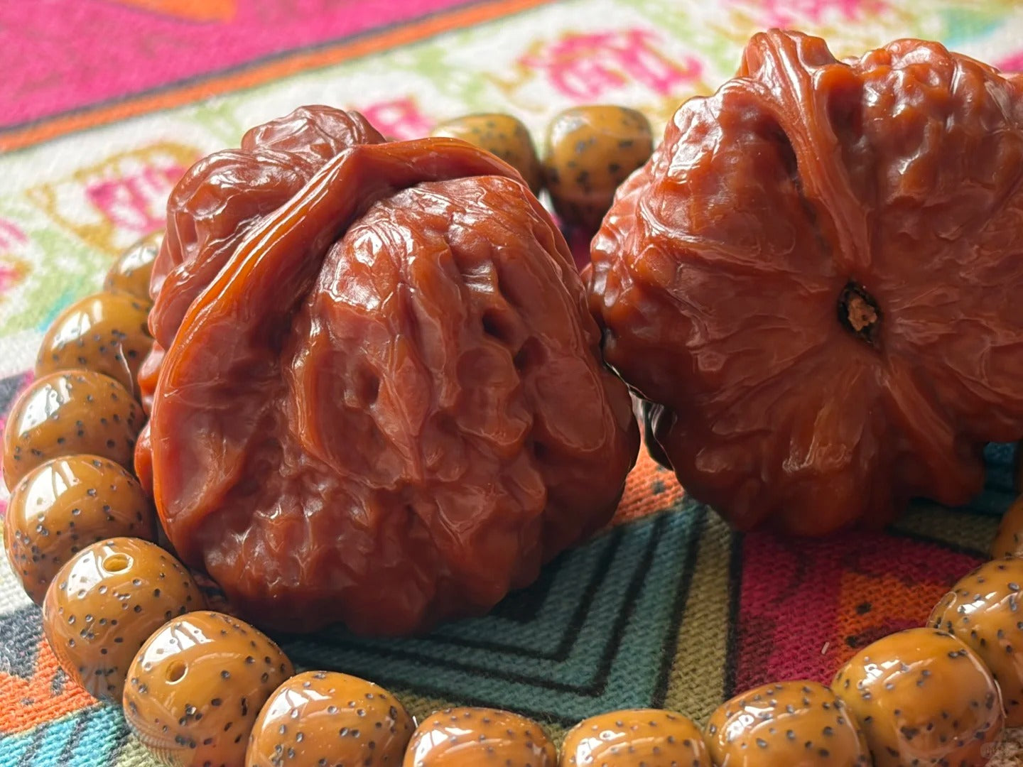 Chinese Wenwan Walnuts “Toad Head” Guide Identification, Origins, Grading & Care Tips