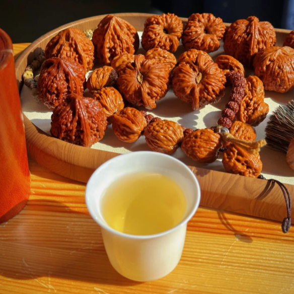 How to Properly Care for Wenwan Walnuts？