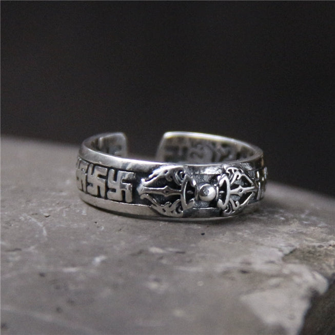 The Cultural Significance of Tibetan Silver Rings: A Window into Tibetan Heritage