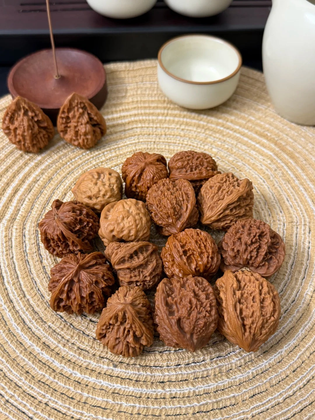 Wenwan Walnut Varieties A Beginner's Guide to Chinese Collectible Walnuts