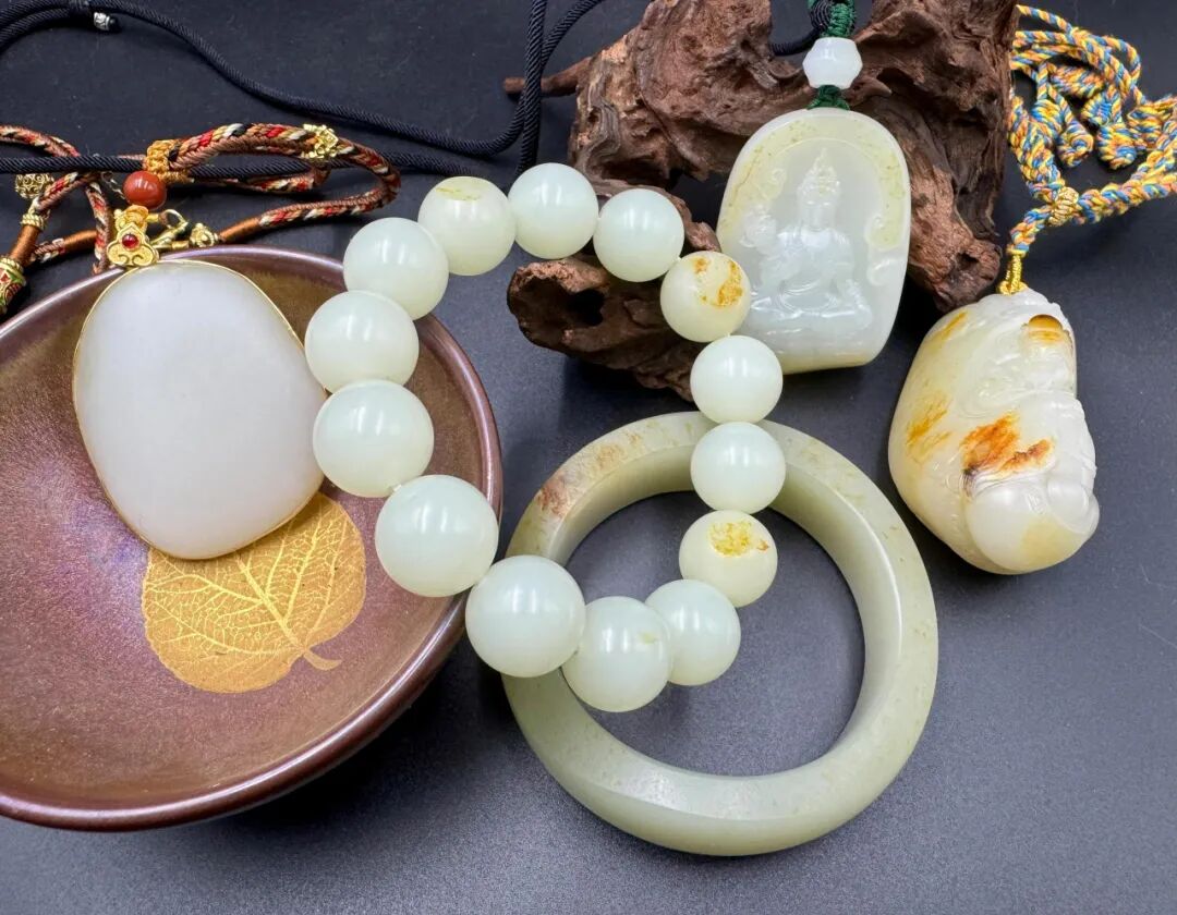 Who Should Wear Hetian Jade A Complete Guide to Its Benefits, Symbolism, and Wearing Taboos