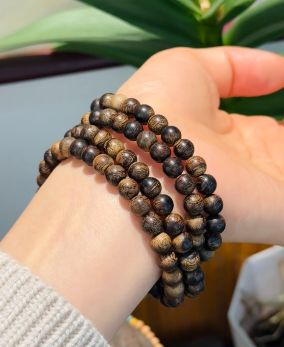 Why Agarwood Bracelets Feel So Calming to Wear？
