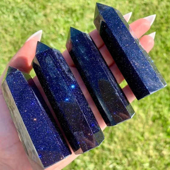 Blue Goldstone - Meaning, Uses and Healing Properties