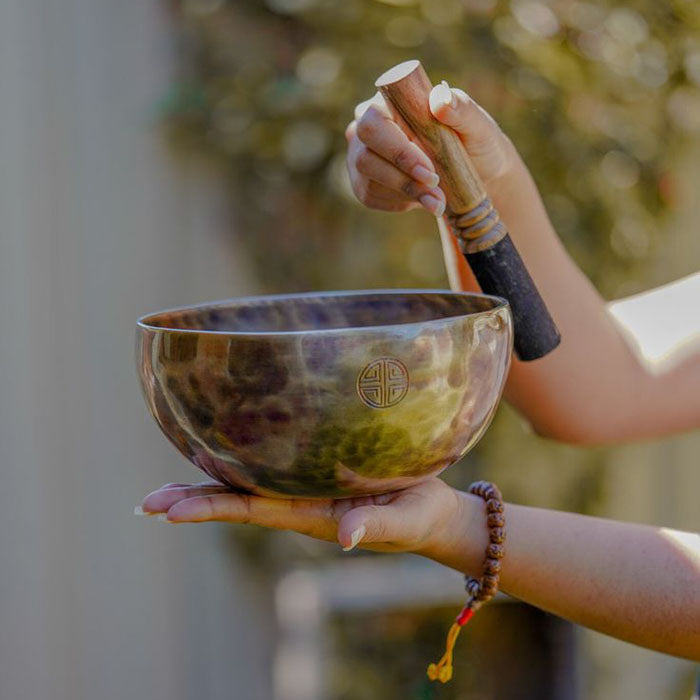 how to meditate using tibetan singing bowls