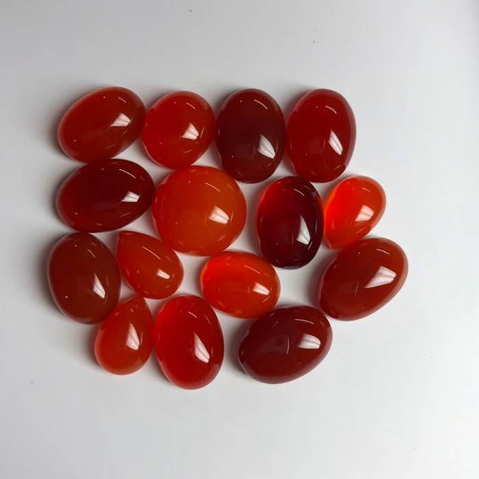  What is the Difference Between Carnelian and Red Agate?