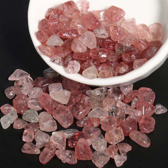 The Complete Guide to Strawberry Quartz: Meaning, Properties, and Uses