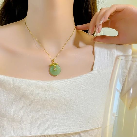 What are the Benefits of Weaing Jade Stone?