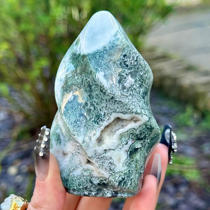 What is Moss Agate