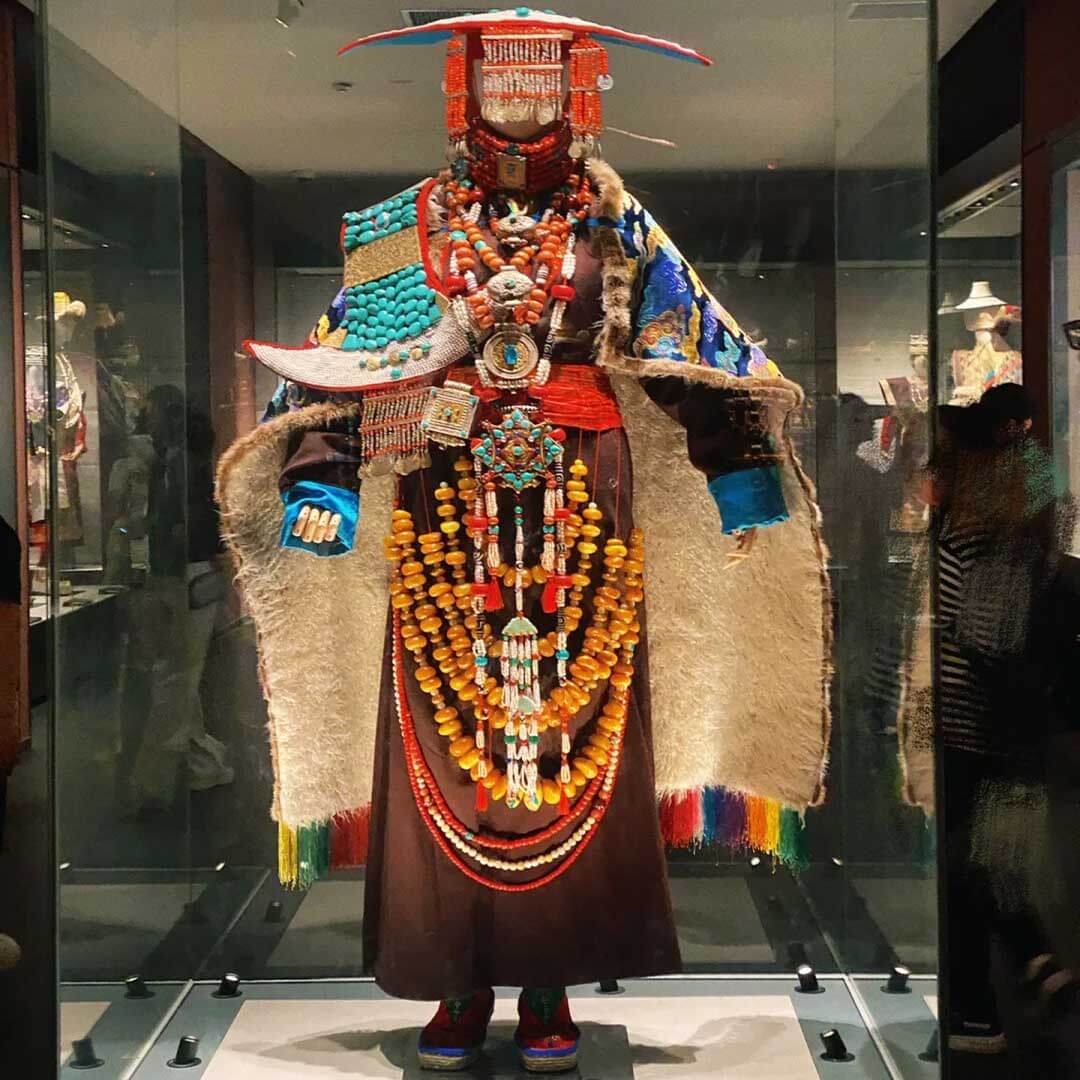 Why Tibetan People Love Adorning Themselves with Jewelry