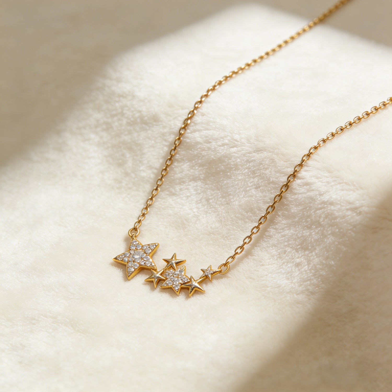 Gold-Plated Cubic Zirconia Starry Sky Pentagram Clavicle Necklace for Women