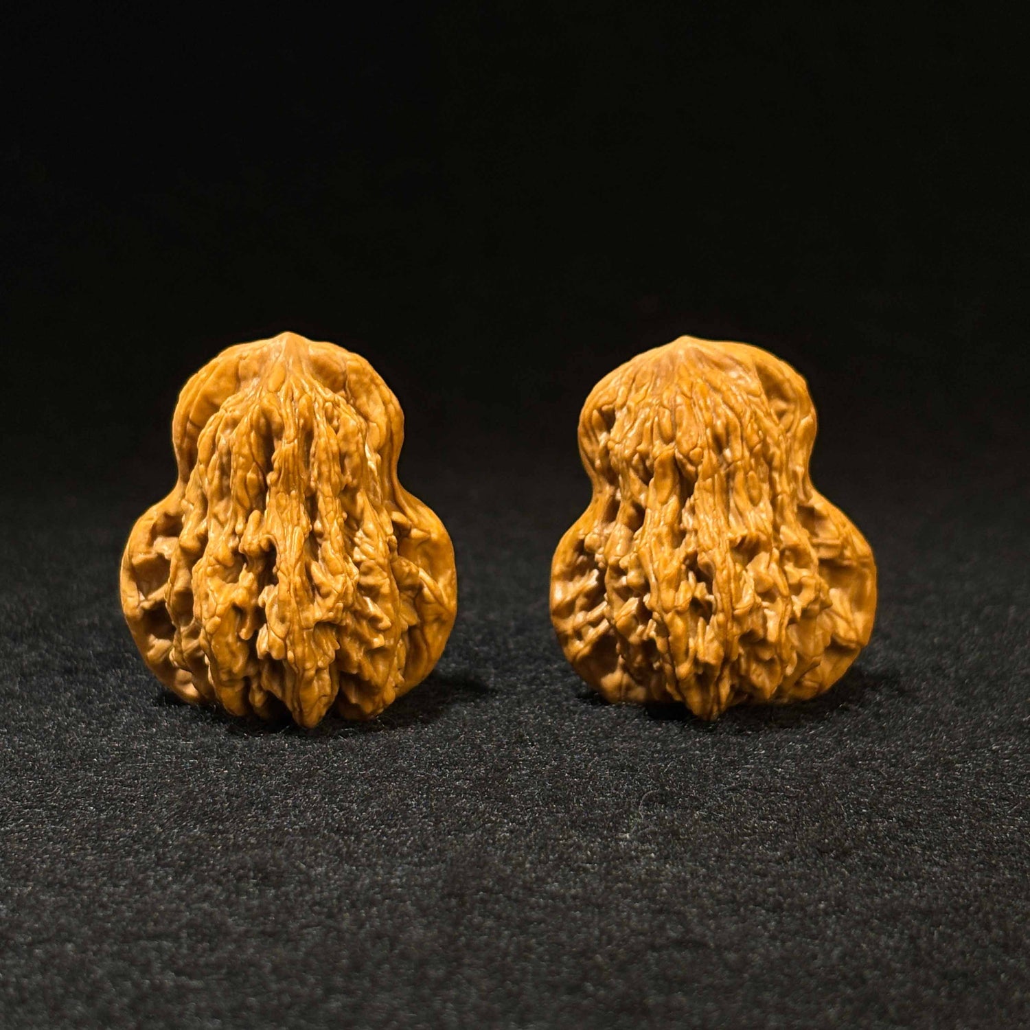 40mm Gourd-Shaped Wheat Spike Tiger Head Walnuts | One-of-a-Kind Pair | 061805