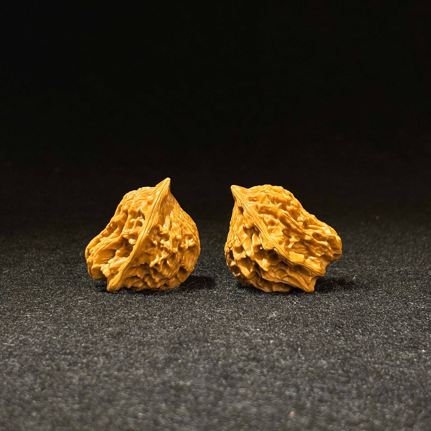 29.5mm Bird-Shaped Old-Tree Gongzi Mao Walnut | One-of-a-Kind Pair | 061801