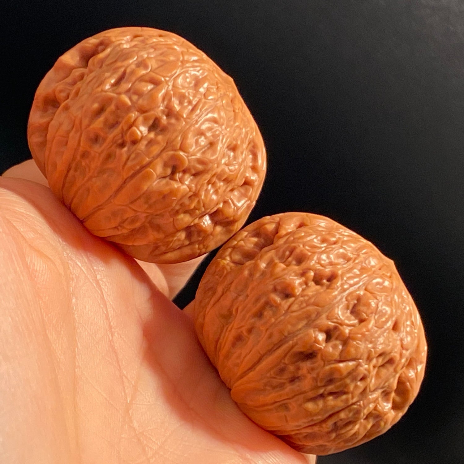 Iron Hammer “Little Sister” Wenwan Walnuts · Highly Recommended