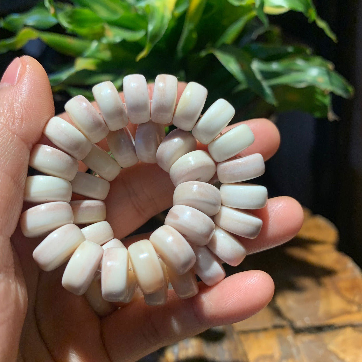 Camel Bone Flake Bracelet（12mm*6mm）