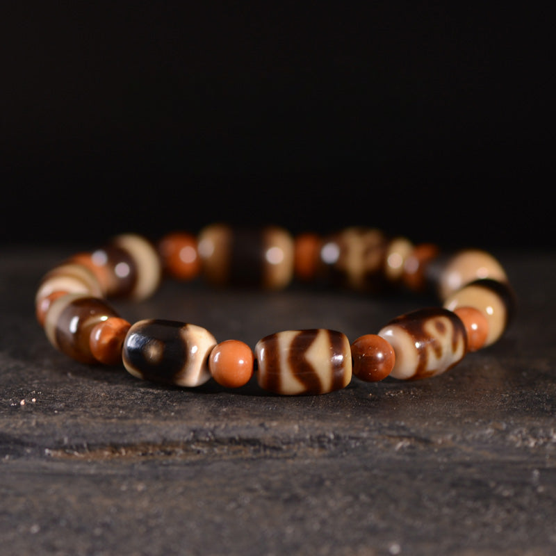 Agate Dzi Bead Bracelet with Cook Round Beads