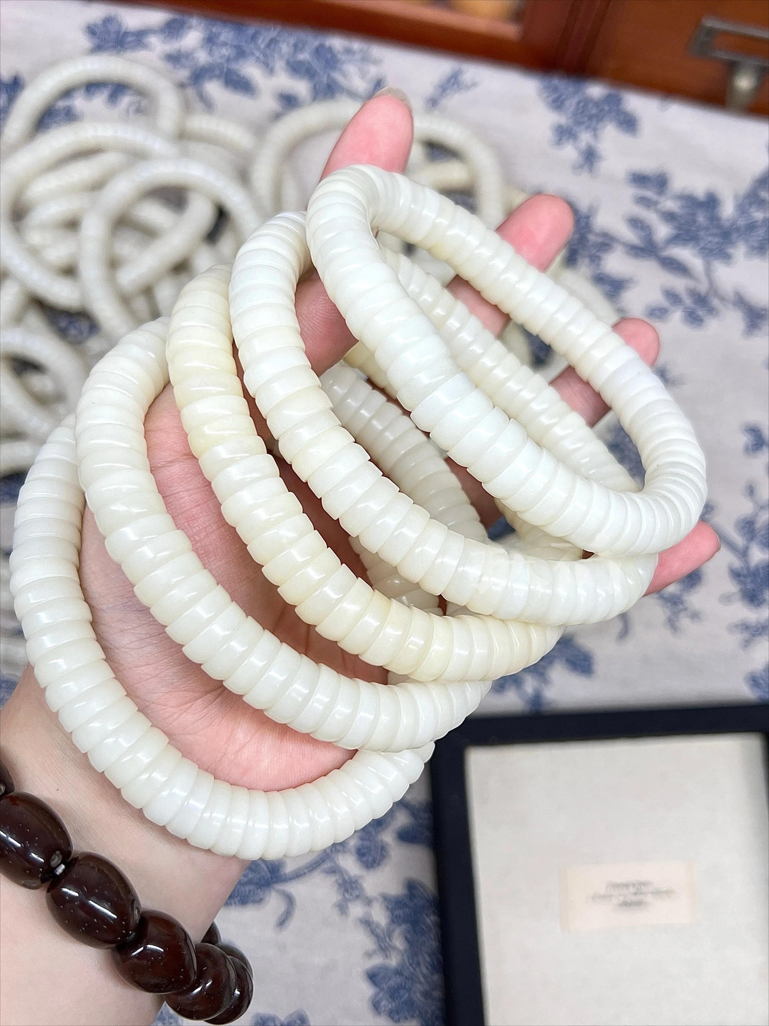 New White Bowl-Shaped Stress Relief Bodhi Bracelet