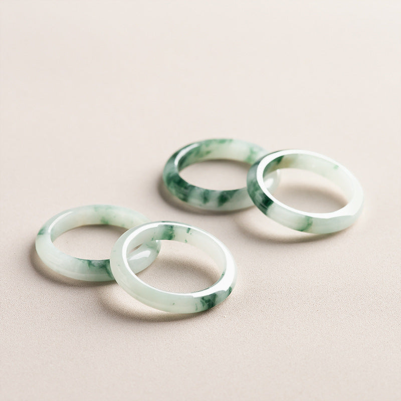 Jadeite "Flowing Green" Ring – Elegant & Timeless