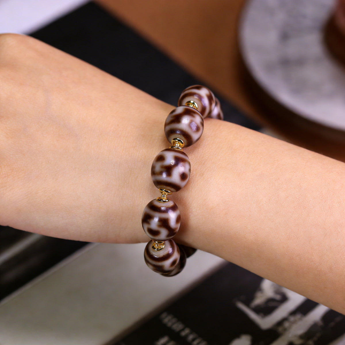 Natural Tibetan-Style Dalu Treasure Vase Dzi Bead Bracelet, 14×14mm