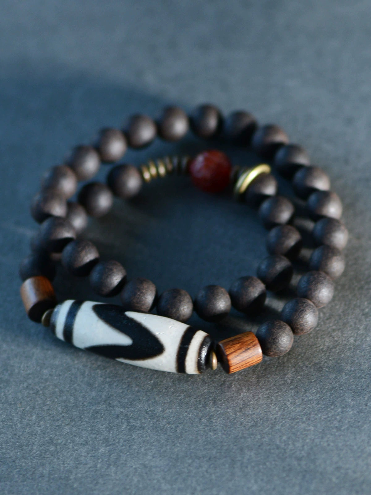 Ebony Tiger Tooth Dzi Beads Bracelet