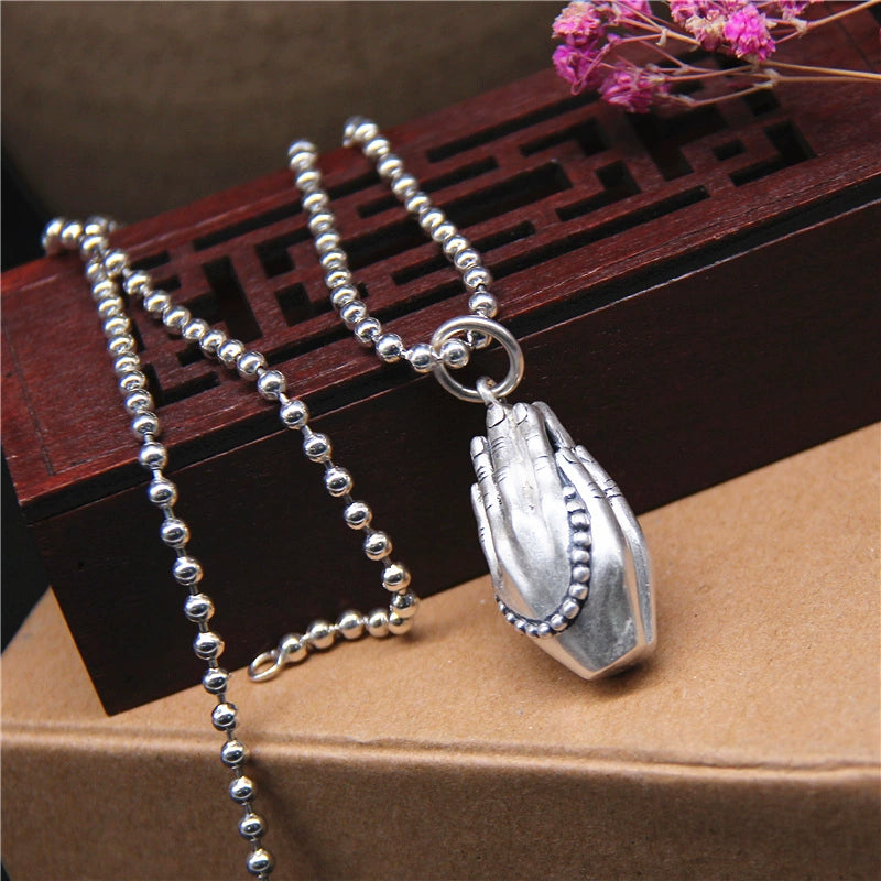 Chanting sutras and praying for peace pendant, full silver S990, close your hands tightly and sincerely worship the body-protecting Buddha hand bead pendant.