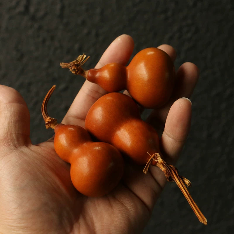 Mini Aged Gourd Handcrafted Ornament – Natural Wenwan Collectible