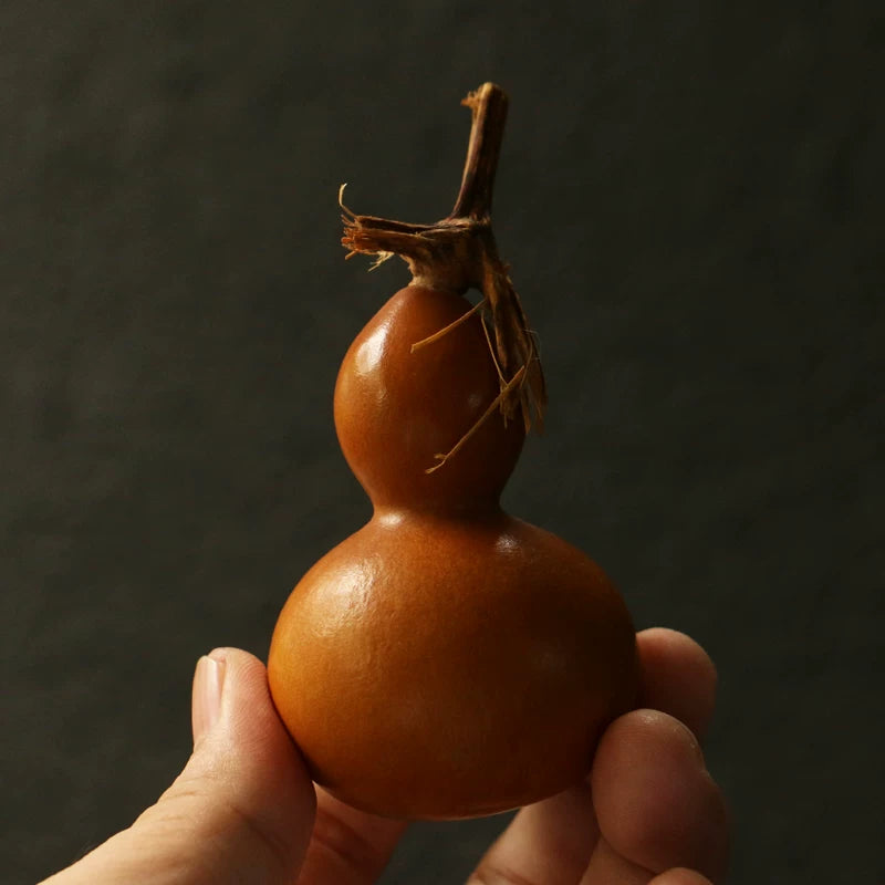 Handcrafted Aged Red Gourd “Fu Lu” – Feng Shui Ornament & Wenwan Charm