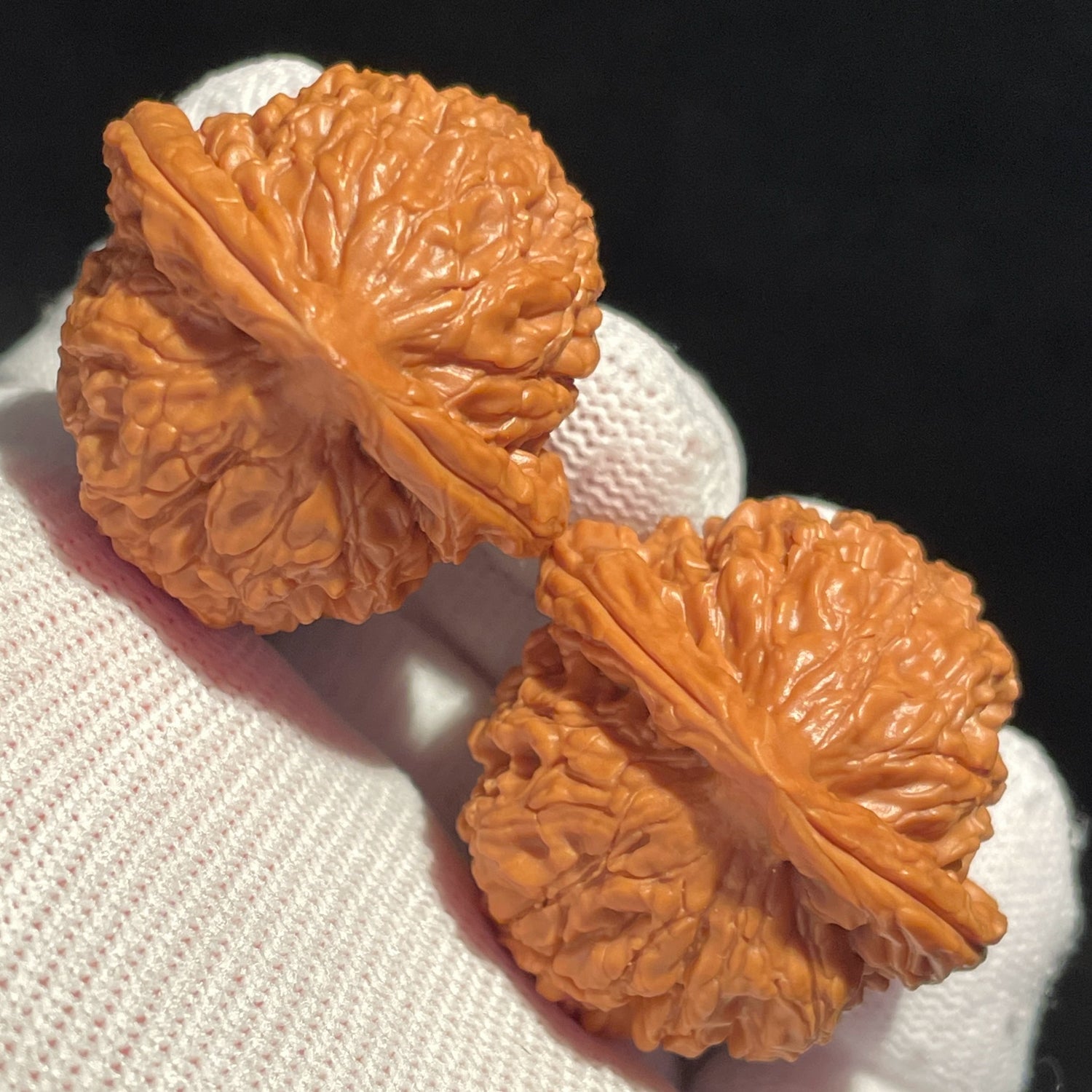 Water-Dragon Pattern Lion Head Walnuts