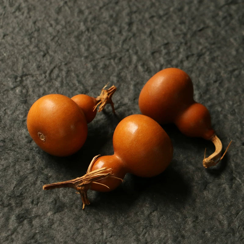 Handcrafted Aged Red Gourd “Fu Lu” – Feng Shui Ornament & Wenwan Charm