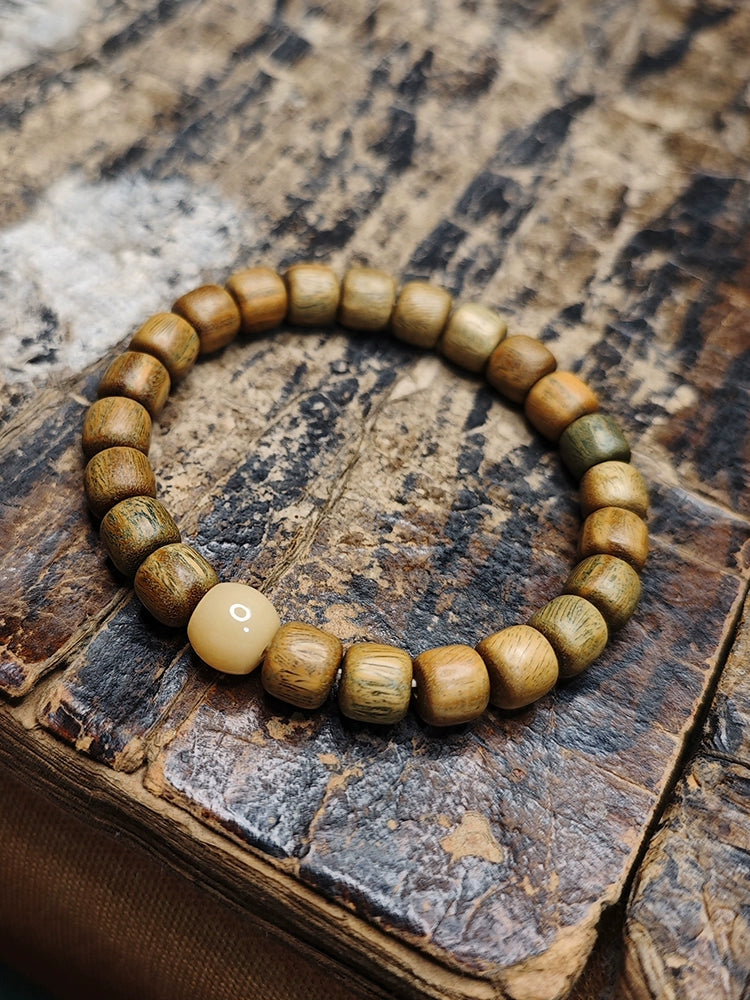 8mm Green Sandalwood Beads  Wrist Meditation Bracelet