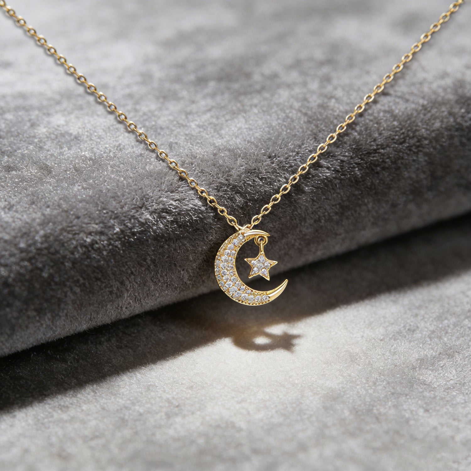 Star and Moon Zircon Pendant Necklace for Women, Sparkling CZ Clavicle Chain